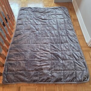 Bell + Howell Plush Quilted 12lb Weighted Blanket